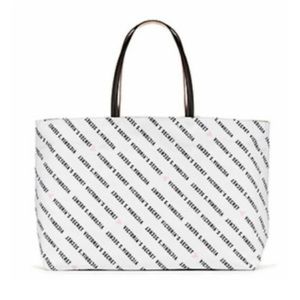 New Victoria’s Secret signature logo with hearts travel tote weekender bag 2019